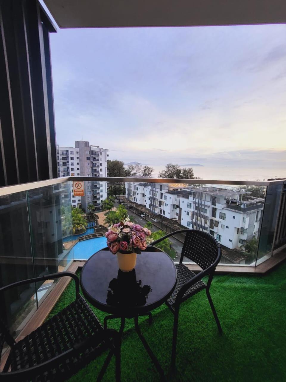 Timurbay By Irish Studio Suite Seaview Wifi Netflix Kuantan Bagian luar foto